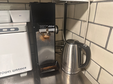 Kaffekvarn och vattenkokare 