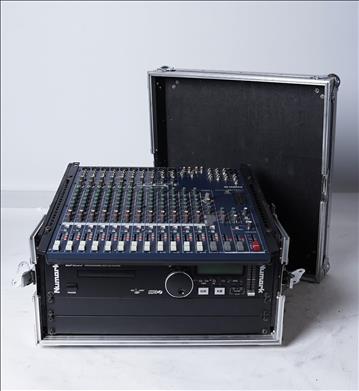 Mixerboard och CD-spelare i packcase - Yamaha MG166CX Analog Mixer samt Numark MP102 CD Player