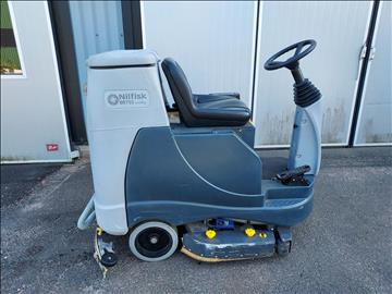 Kombiskurmaskin Nilfisk BR755 ecoflex åkbar