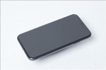 iPhone 11 64GB - Batterihälsa: 100 procent, Skärmen har repor samt sprickor