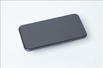 iPhone 11 64GB - Batterihälsa: 92 procent, Skadad baksida