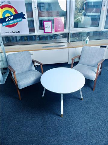 Loungemöbler fåtöljer 2 st samt bord 