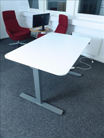 Höj- och sänkbart skrivbord 