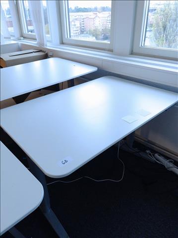 Höj- och sänkbart skrivbord -  Funktionstestad.