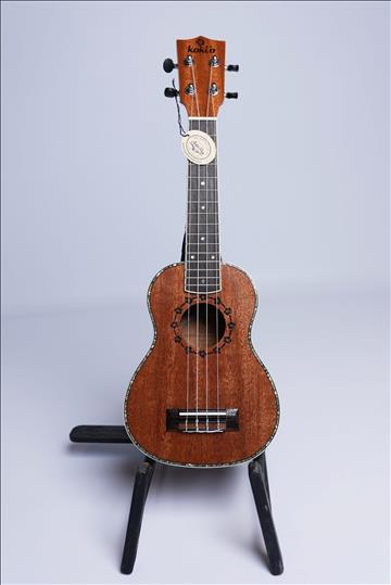 Ukulele - Koki'o, Mahogany Soprano inkl. hard case, RISA Musical Instruments. Ny, Obruten förpackning.