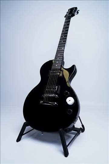Elgitarr inkl. tillbehör - Les Paul Special-II LE, svart, inkl. GigBag case, axelband, telekabel, plektrum och stämapparat, Epiphone. Ny, Obruten förpackning.