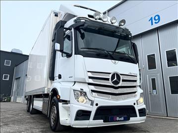 Lastbil Mercedes-Benz Actros 2551, 2014 - med Skabskåp - öppningsbar sida och baklyft