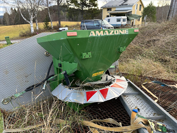 Sandspridare E+S 300. AMAZONEN-VERKE 