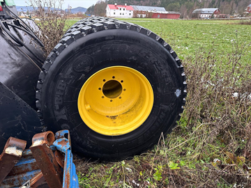 Volvo L60 sommardäck 4 st med fälg nya MICHELIN X BIB 600/55R 