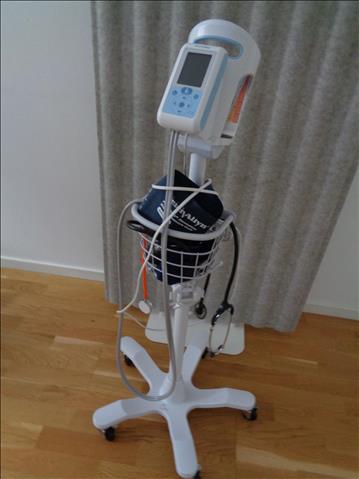 Welch Allyn blodtrycksmätare på stativ