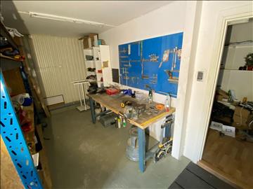 Arbetsbänk, verktyg, skrivbord m.m. Stort parti!