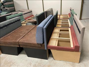 Parti med ca 16 soffor i blandat utförande (120x67x80 cm)