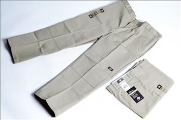 Dickies, 2 st Arbetsbyxor - Loose Fit - strl W44/L32. Nypris 1498 kr