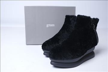 Skor med dragkedja - Gram 503g Black Shearling, strl 31, Nypris ca 1200 kr