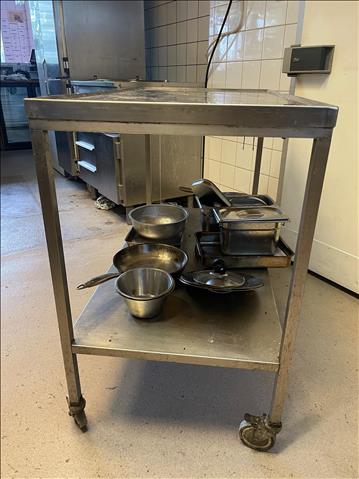 Rostfribänk på hjul 110x57x90 cm 