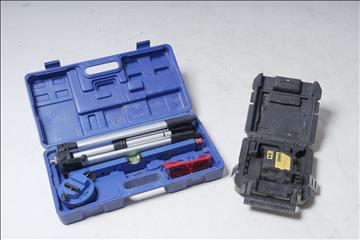 Linjelaser & Avvägningsinstrument med stativ - Dewalt DWO88K & Biltema