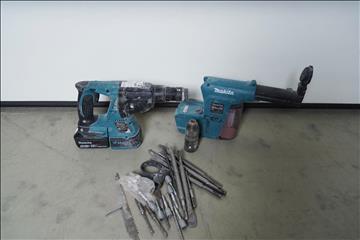 Borrhammare med dammsugare samt tillbehör. Makita DHR243, Makita DX02.  Funktionstestad.