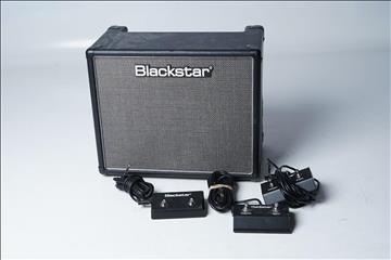 Högtalarkabinett och 3st Pedaler - Blackstar